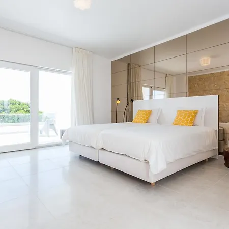 Our House Πανσιόν Λάγος